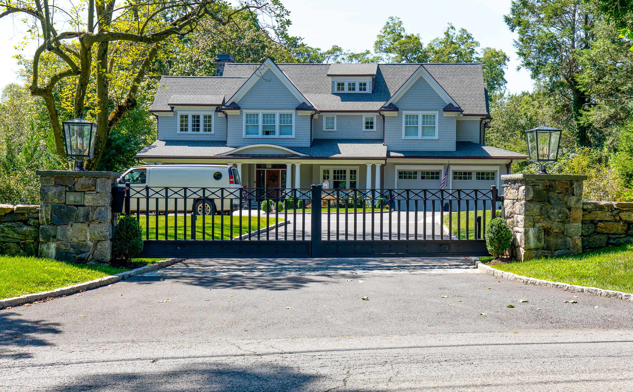 Black sliding gate
